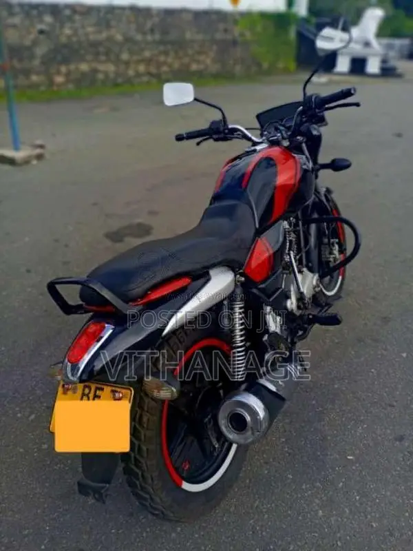 Bajaj V15 2016 Motorbike (Used)