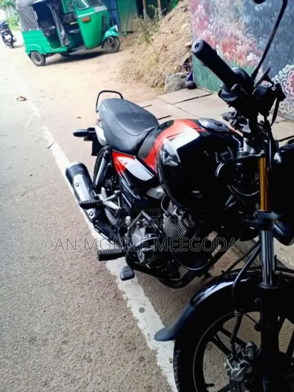Bajaj V15 2016 Motorbike (Used)