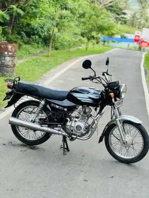Bajaj Boxer 2014 Motorbike (Used)