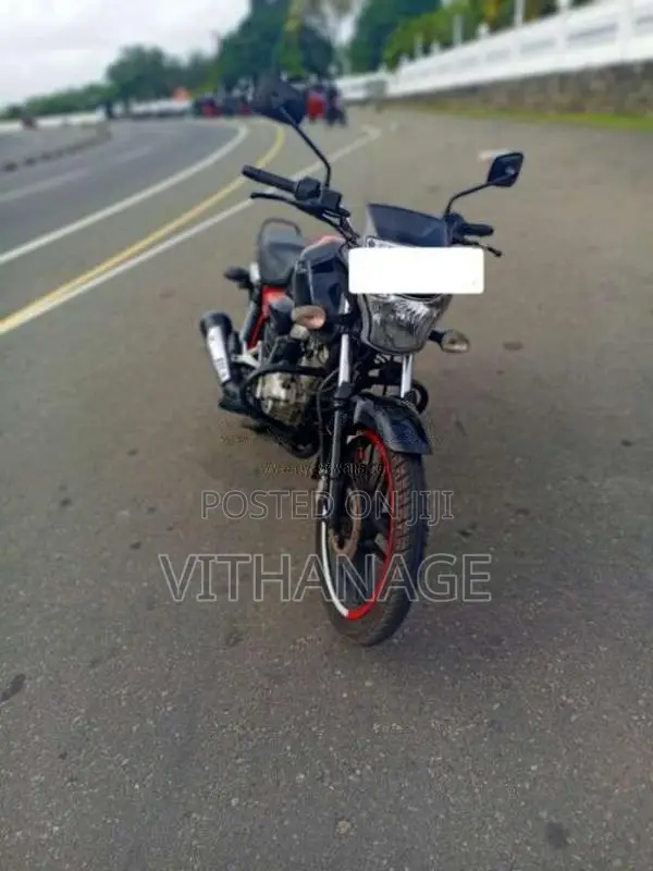 Bajaj V15 2016 Motorbike (Used)