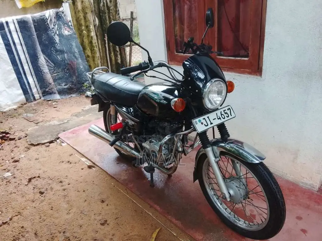 Bajaj Boxer 1997 Motorbike (Used)