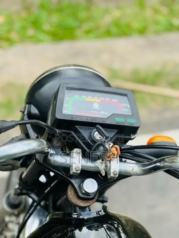 Bajaj Boxer 2014 Motorbike (Used)