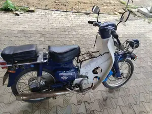 Honda Super Cub 50 2000 Motorbike (Used)