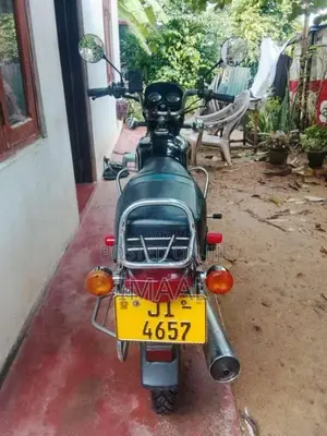 Bajaj Boxer 1997 Motorbike (Used)