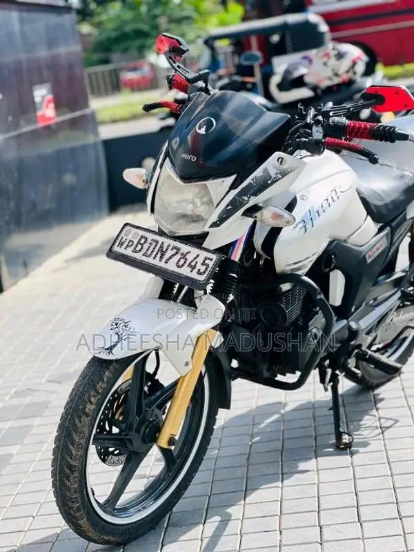 Hero Hunk 2016 Motorbike (Used)