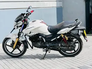 Hero Hunk 2016 Motorbike (Used)