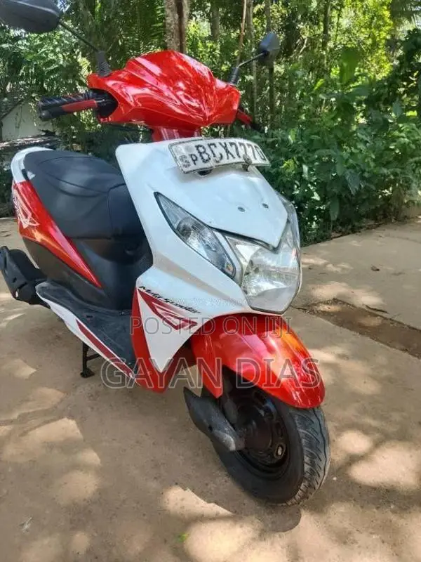 Honda Dio 2015 Motorbike (Used)