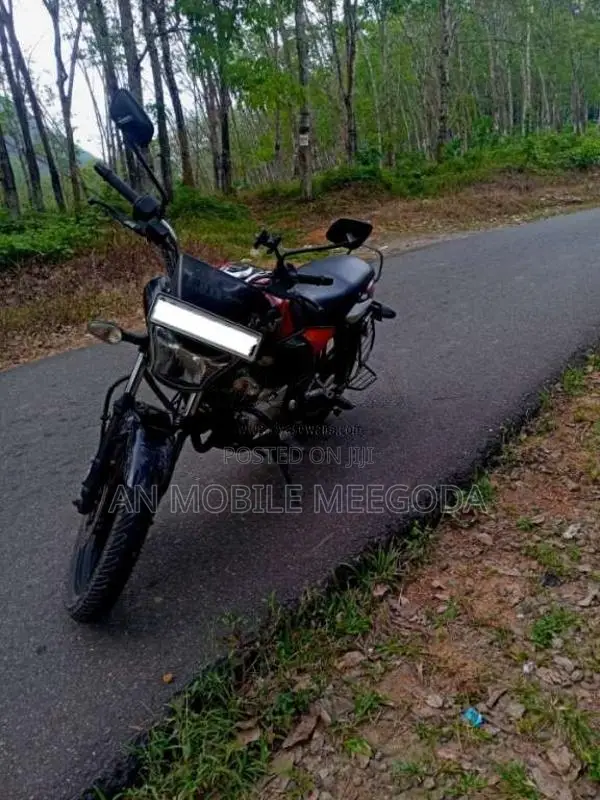 Bajaj V15 2016 Motorbike (Used)
