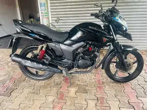 Hero Hunk 2016 Motorbike (Used)