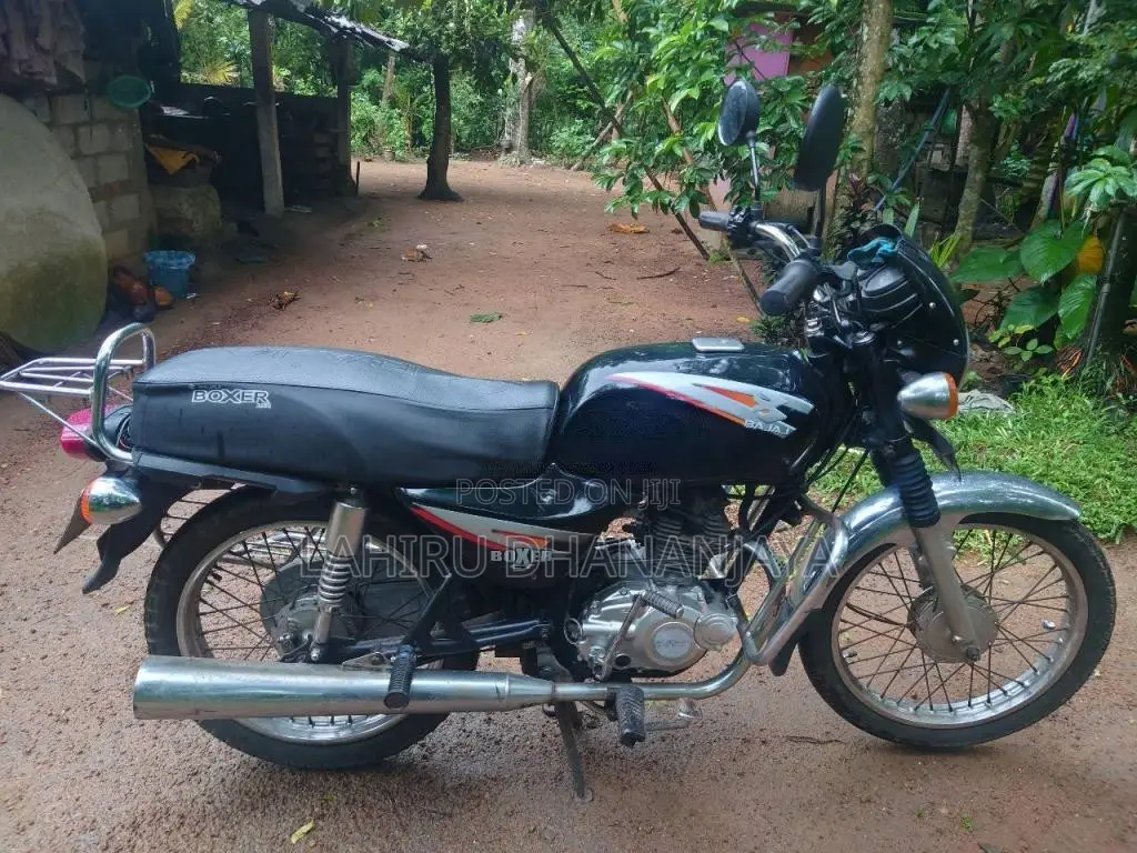 Bajaj Boxer 2004 Motorbike (Used)