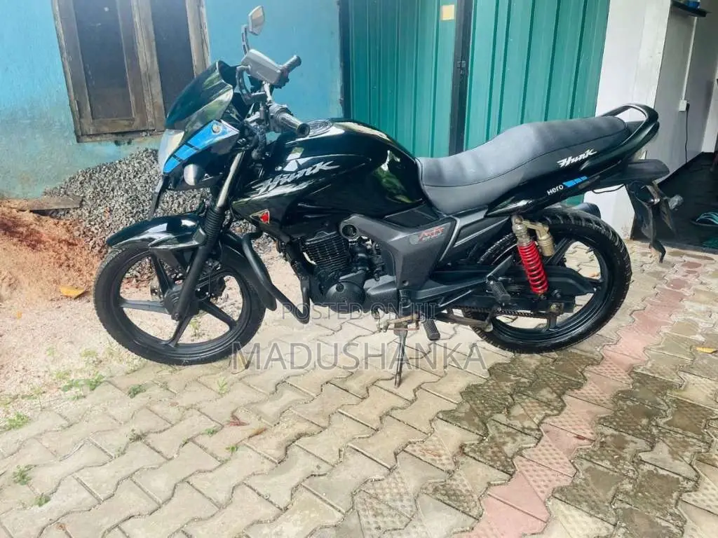 Hero Hunk 2016 Motorbike (Used)
