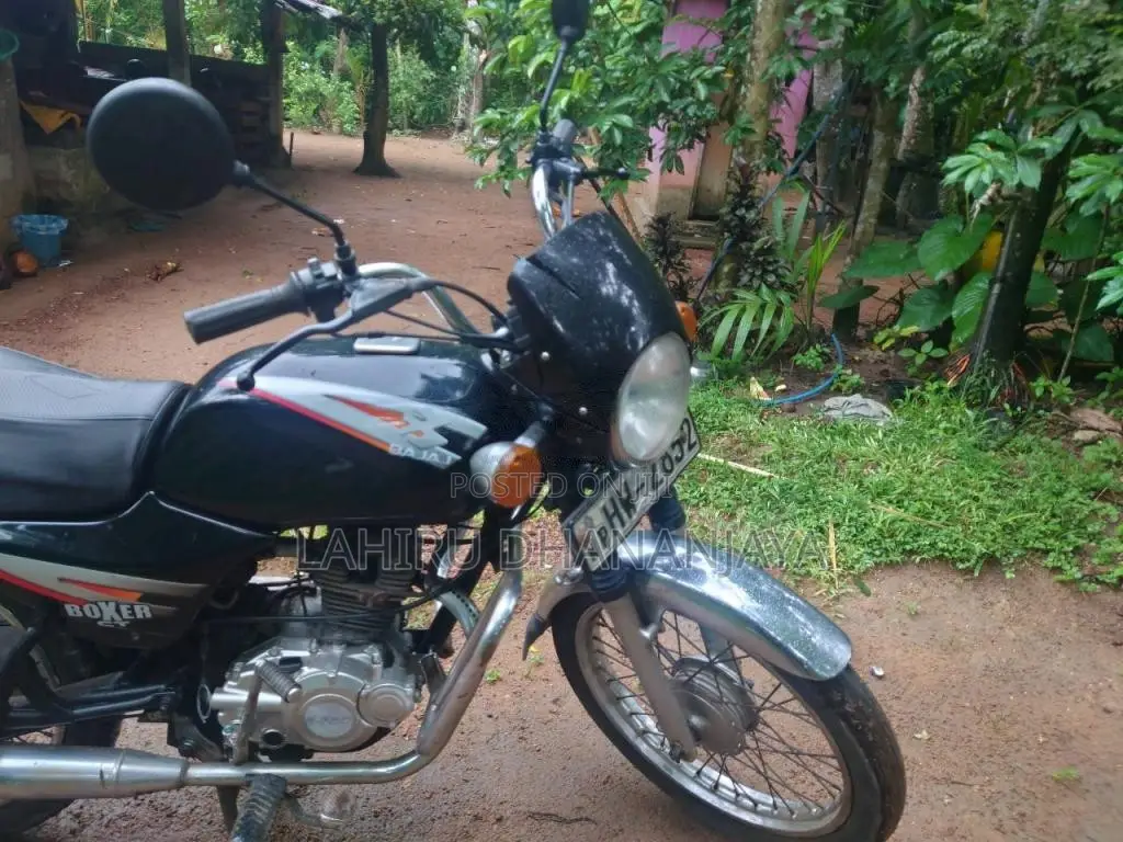 Bajaj Boxer 2004 Motorbike (Used)