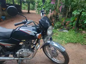 Bajaj Boxer 2004 Motorbike (Used)
