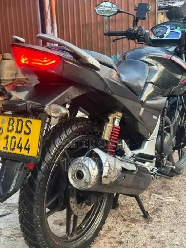 Hero CBZ 2015 Motorbike (Used)