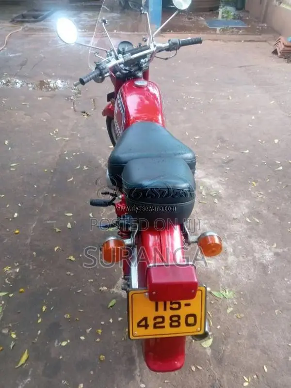 Yamaha 125 2005 Motorbike (Used)