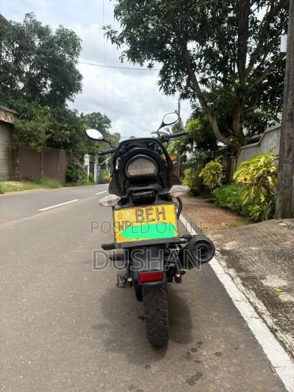 Hero Hunk 2016 Motorbike (Used)
