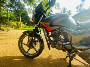 Hero Hunk 2016 Motorbike (Used)