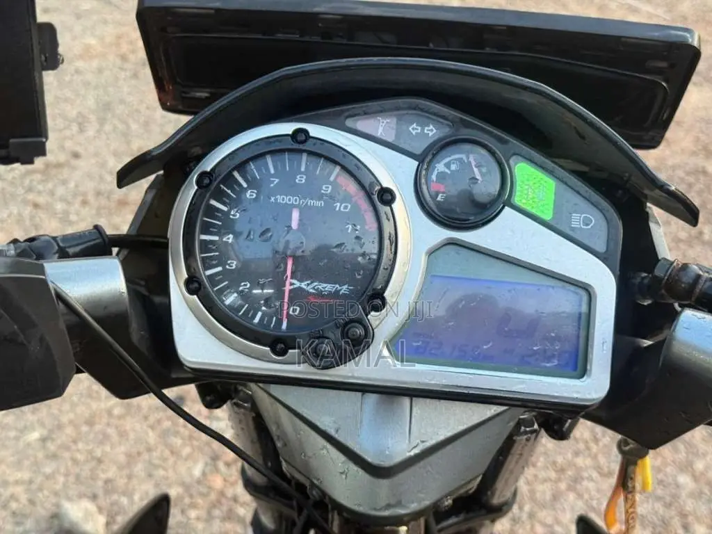 Hero CBZ 2015 Motorbike (Used)