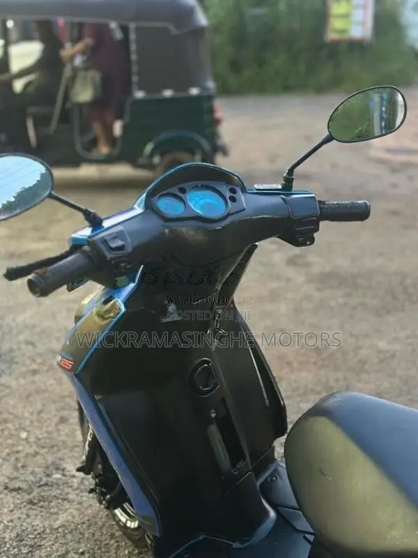 Aprilia SR 2018 Motorbike (Used)