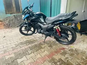 Hero Hunk 2016 Motorbike (Used)