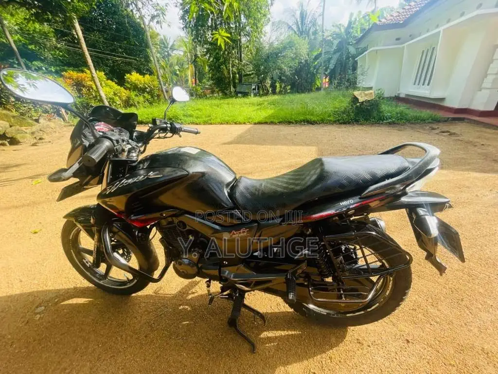 Hero Hunk 2016 Motorbike (Used)