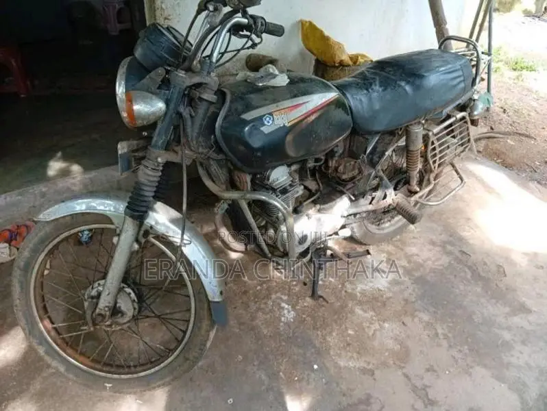 Bajaj Boxer 1998 Motorbike (Used)