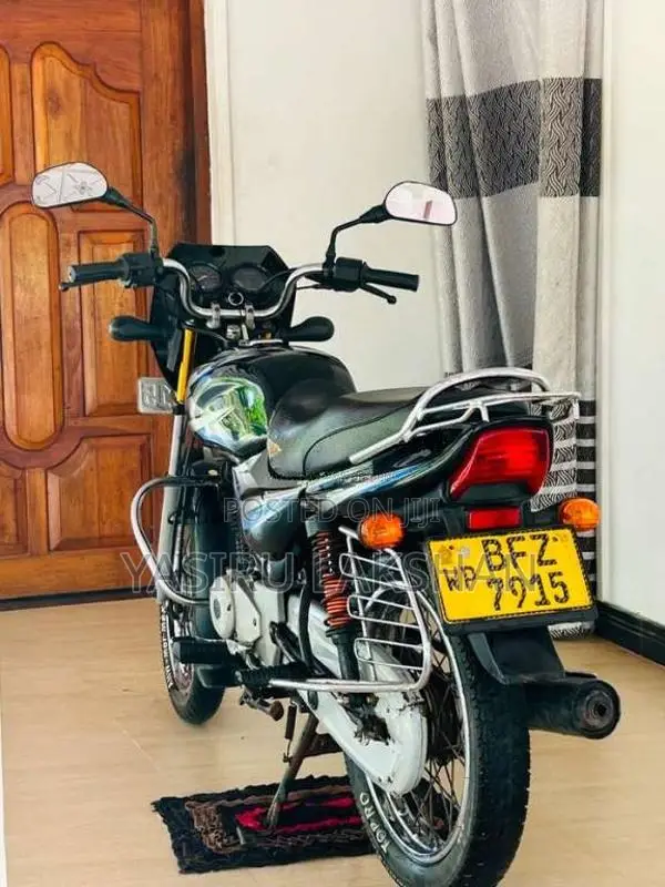 Bajaj CT-100 2017 Motorbike (Used)