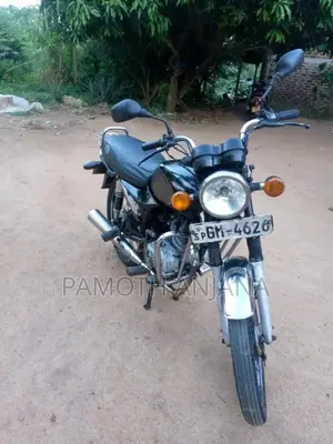 Bajaj Boxer 2005 Motorbike (Used)