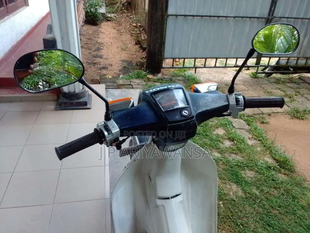 Honda Super Cub 2002 Motorbike (Used)