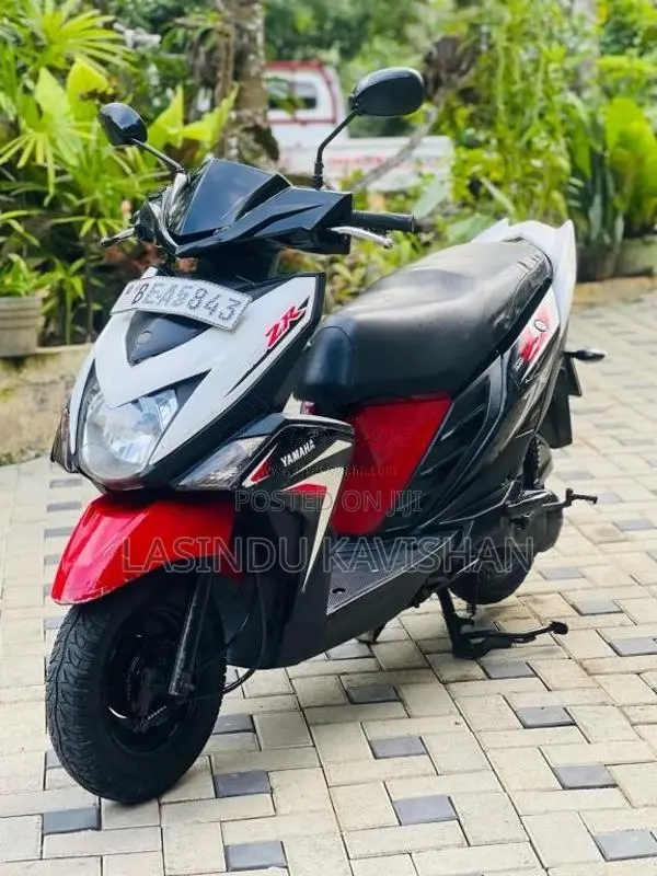Yamaha ZR 2016 Motorbike (Used)