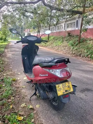 Hero Pleasure 2016 Motorbike (Used)