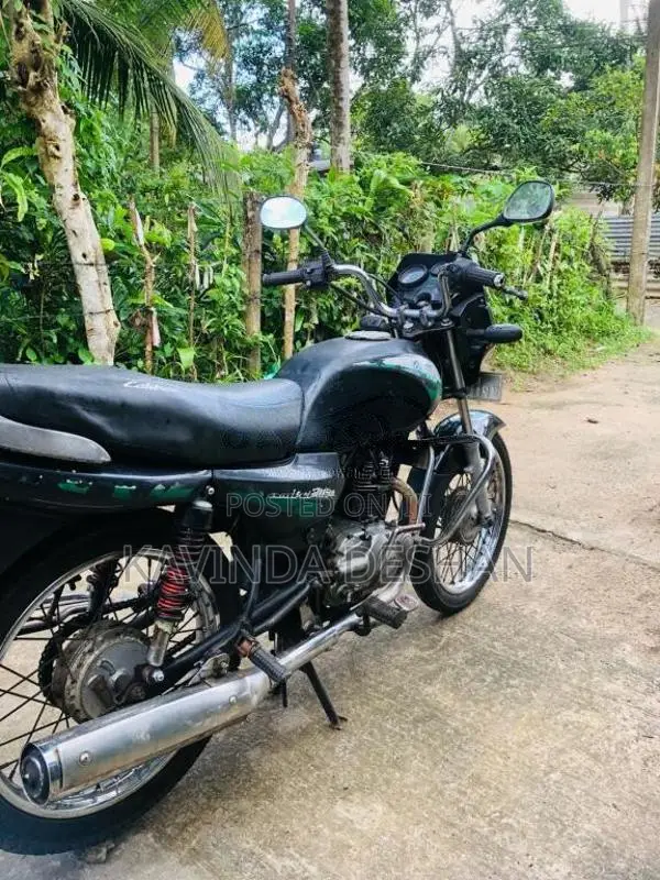 Bajaj Caliber 2004 Motorbike (Used)