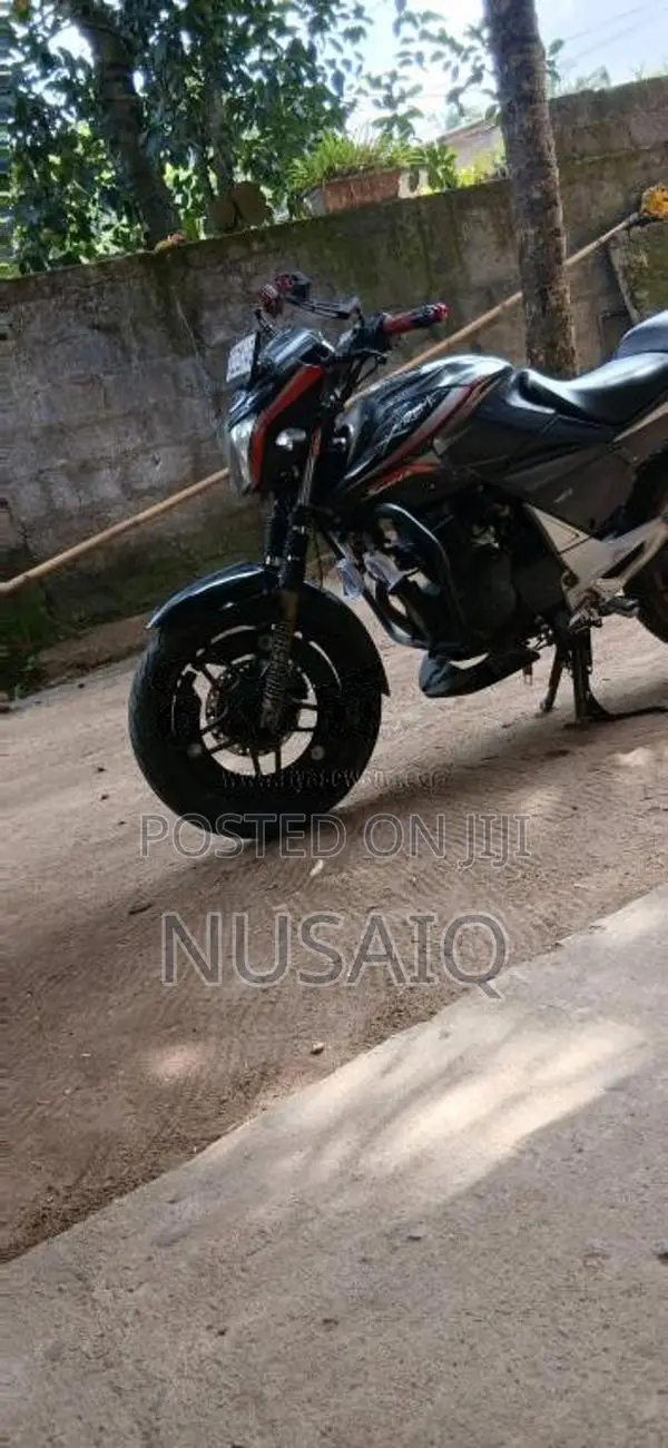 Hero CBZ Xtreme Sport 2015 Motorbike (Used)