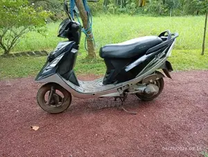 TVS Scooty Streak 2011 Motorbike (Used)