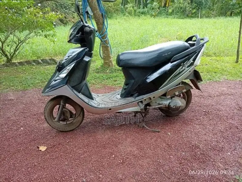 TVS Scooty Streak 2011 Motorbike (Used)
