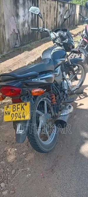 Bajaj 100 Es 2018 Motorbike (Used)