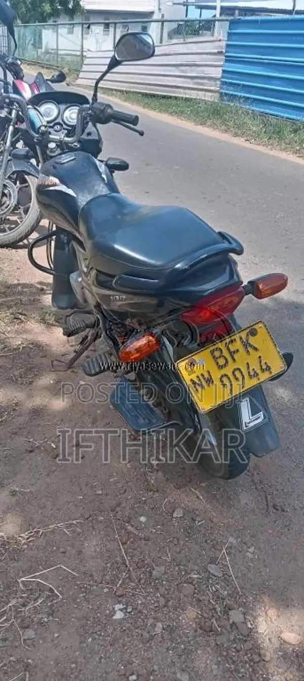 Bajaj 100 Es 2018 Motorbike (Used)