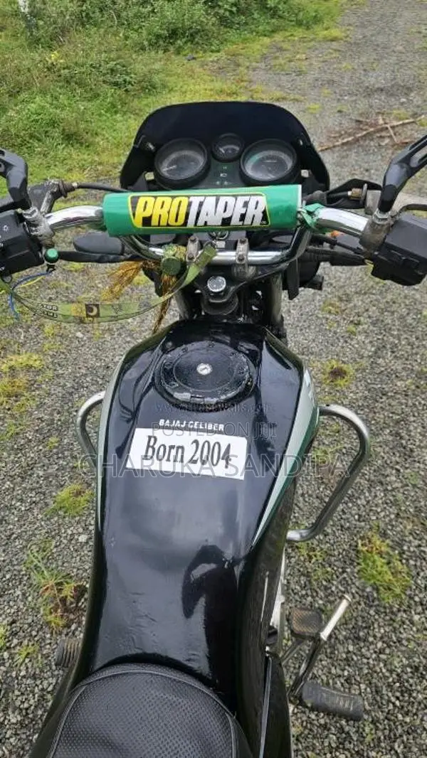 Bajaj Caliber 2004 Motorbike (Used)