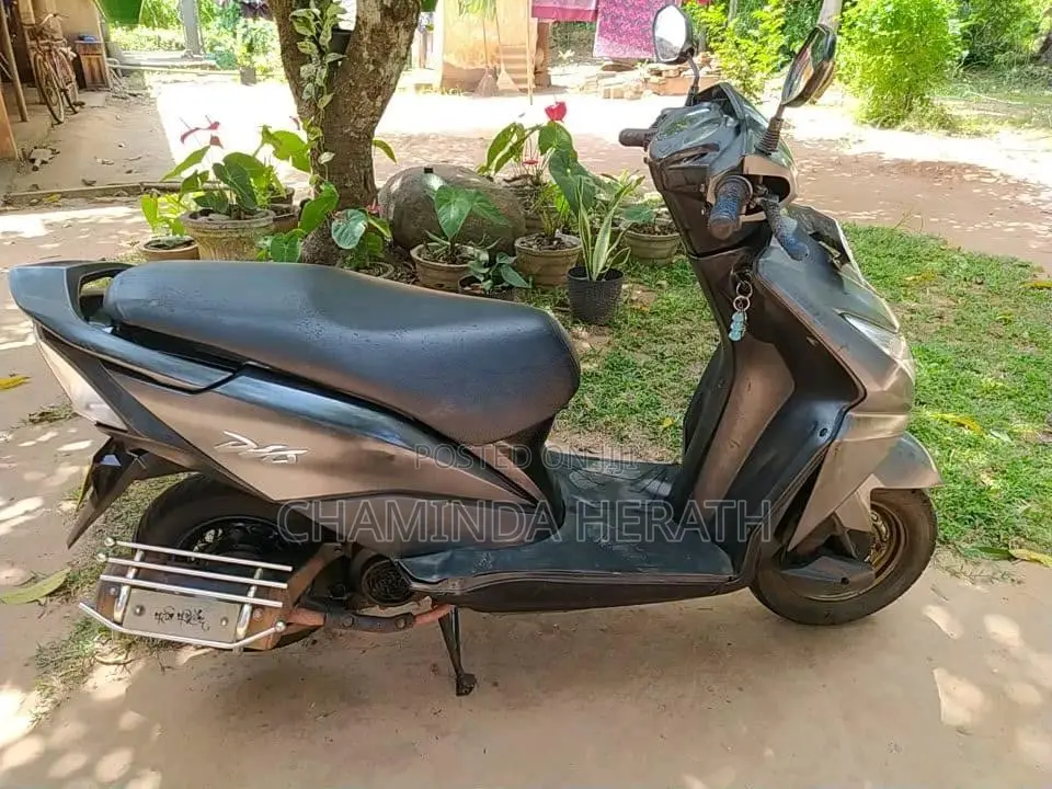 Honda Dio 2015 Motorbike (Used)