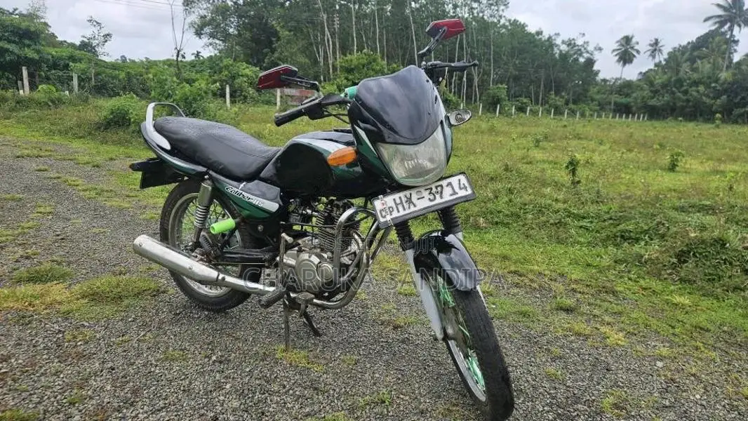 Bajaj Caliber 2004 Motorbike (Used)