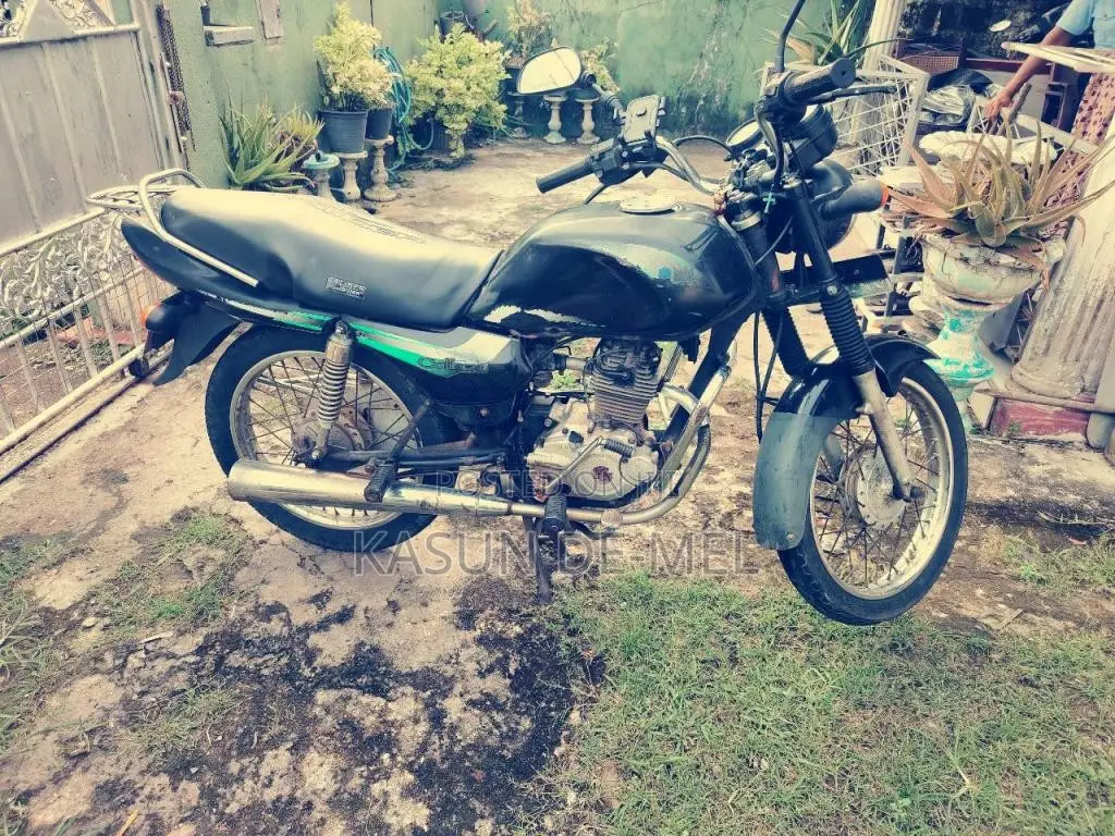 Bajaj Caliber 2003 Motorbike (Used)