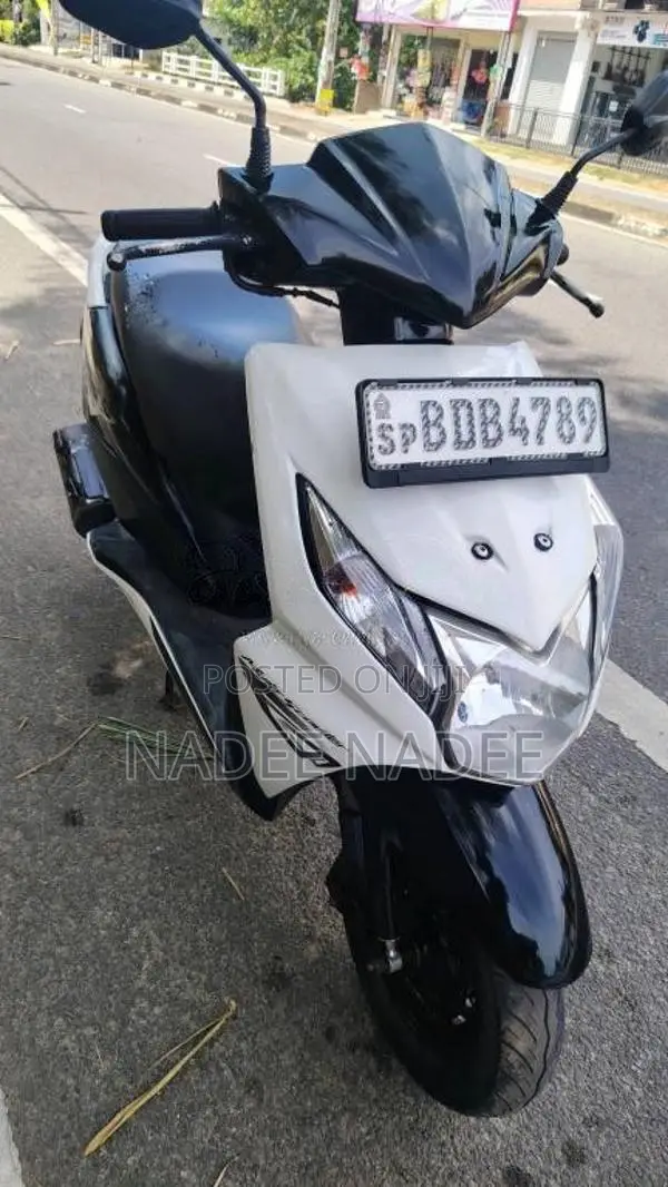 Honda Dio 2015 Motorbike (Used)