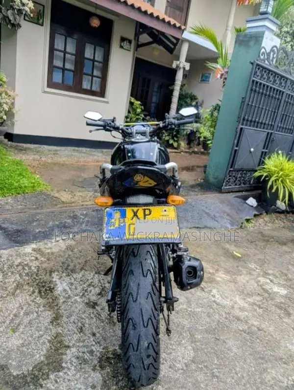 Yamaha FZ 2011 Motorbike (Used)