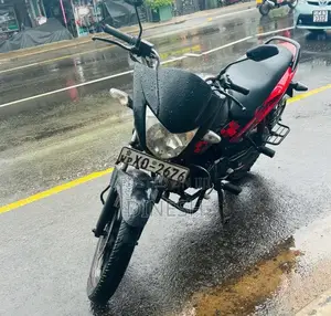 Hero-Honda Glamour 2012 Motorbike (Used)