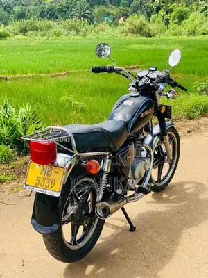 Suzuki GN125 2006 Motorbike (Used)
