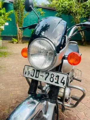Bajaj Boxer 2024 Motorbike (Used)