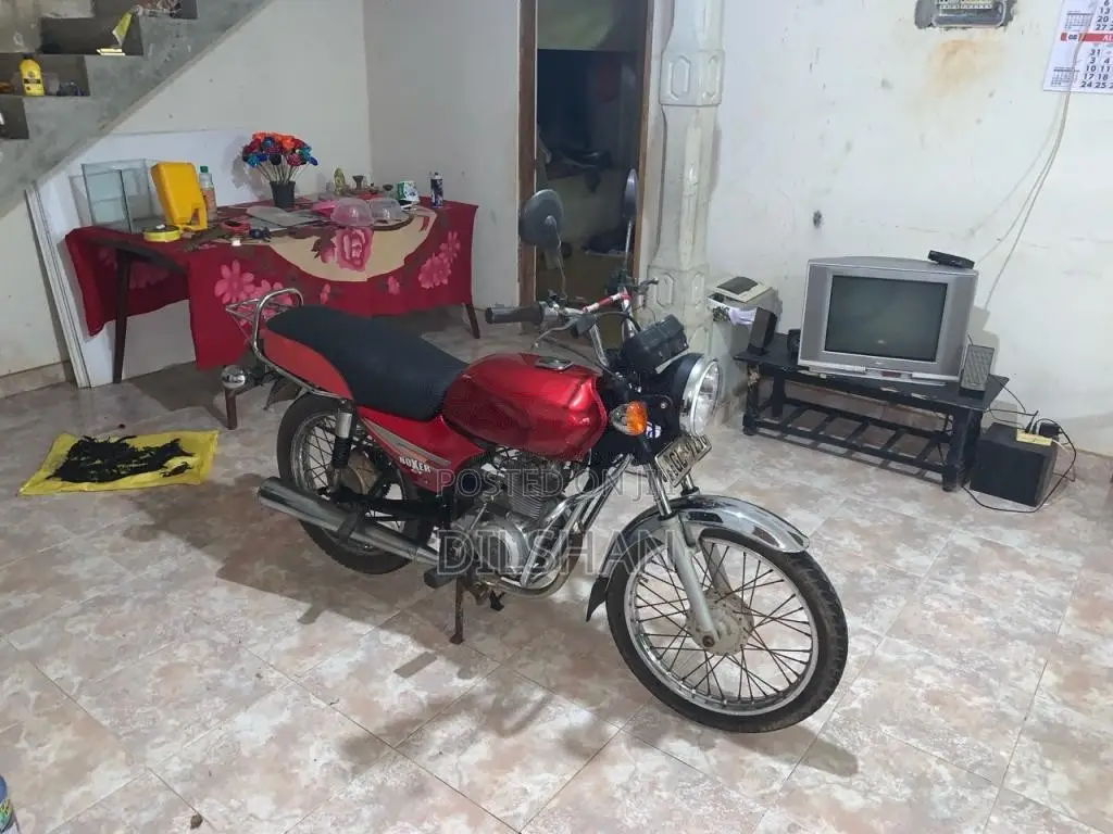 Bajaj Boxer 2002 Motorbike (Used)