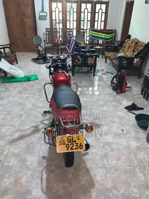 Bajaj Boxer 2002 Motorbike (Used)