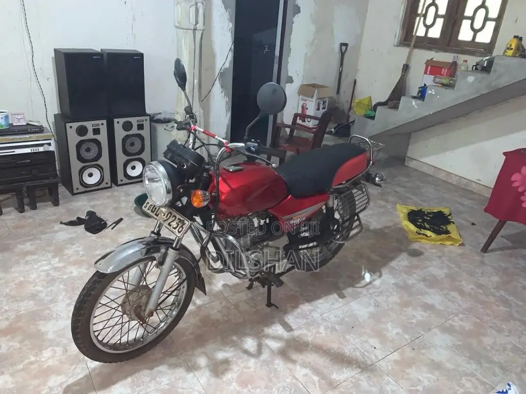Bajaj Boxer 2002 Motorbike (Used)