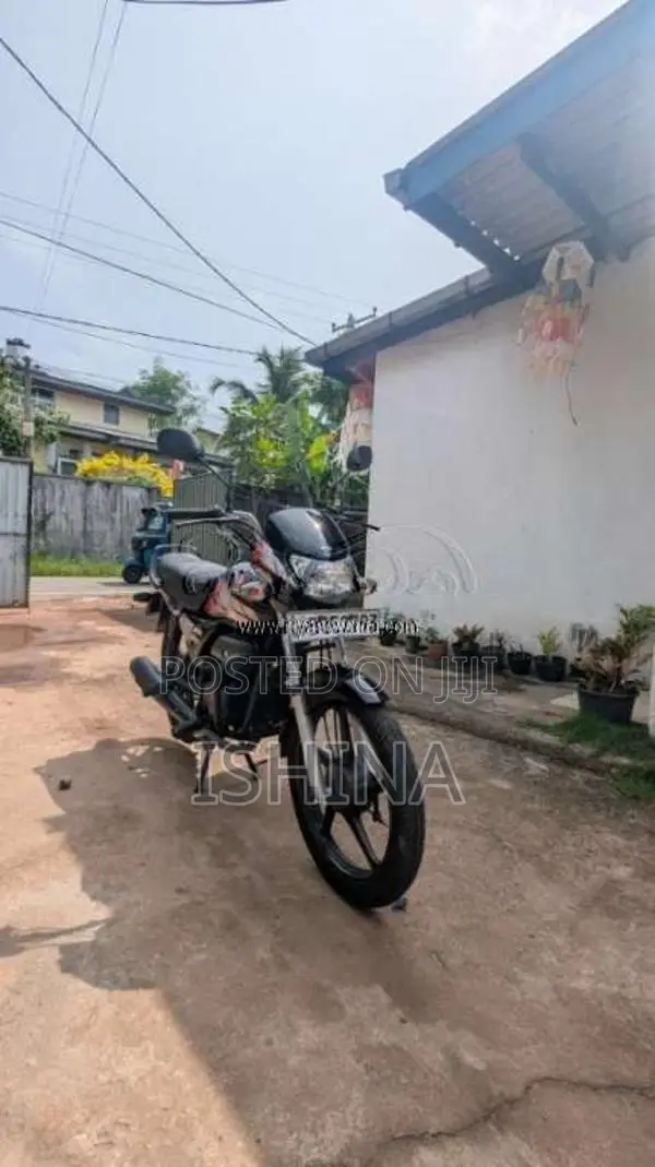 Hero HF-Deluxe 2017 Motorbike (Used)